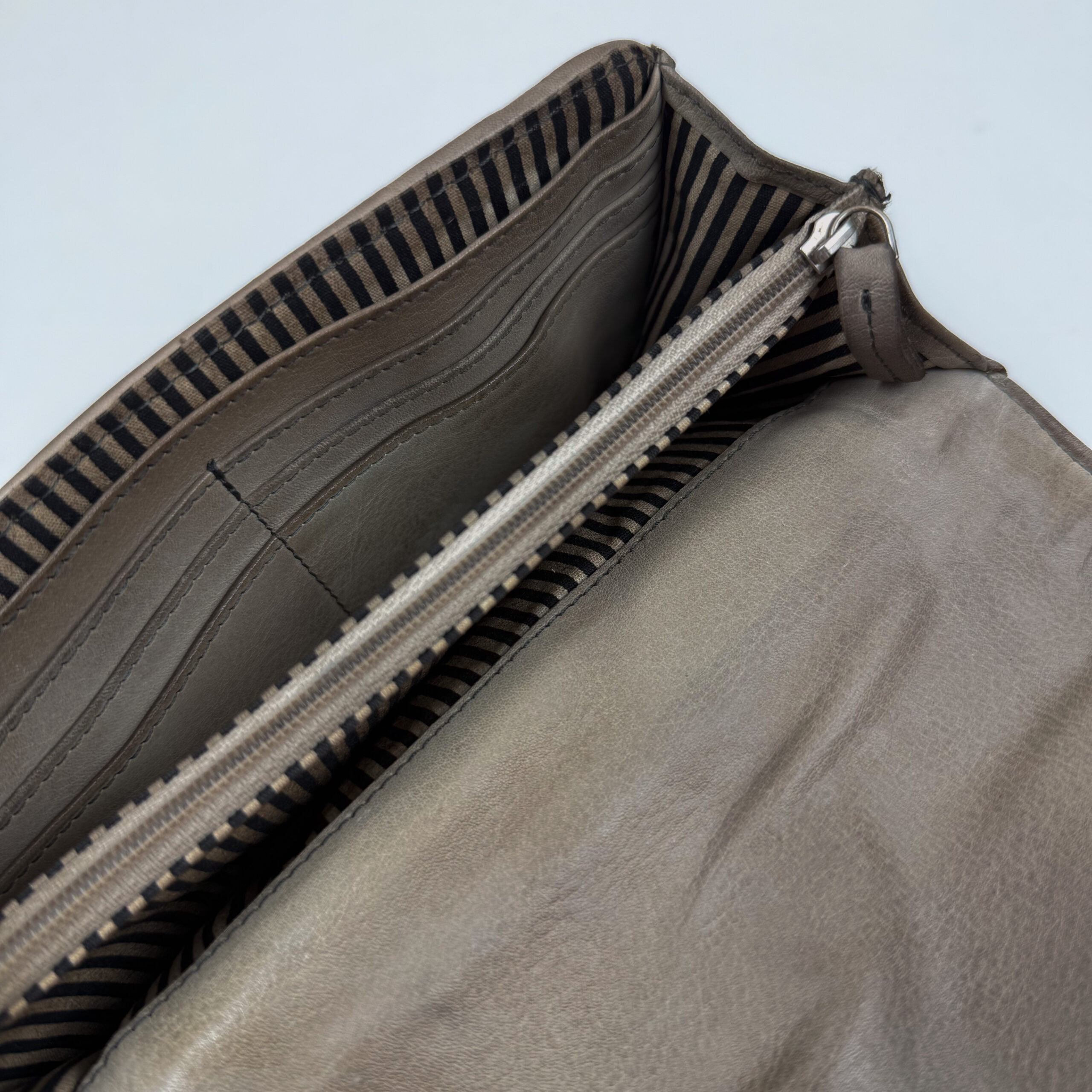 FLAT WALLET CROSS KAKI BROWN INTERNO